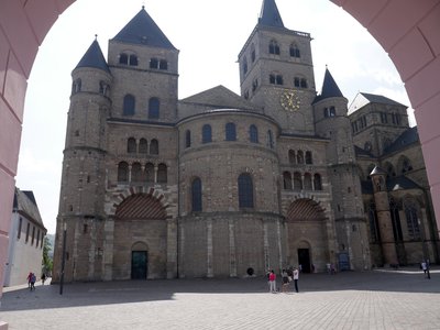 Façade ouest de la cathédrale Saint-Pierre à Trier