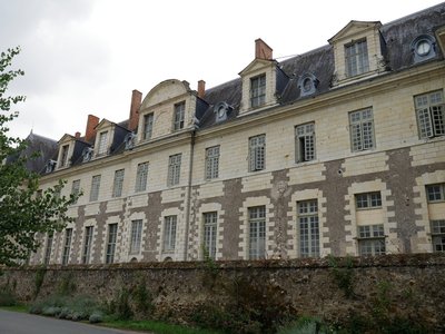 Bâtiment du 17e siècle de l’abbaye Saint-Maur de Glanfeuil