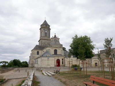 L’église abbatiale de Saint-Florent-le-Vieil en partie reconstruite au XVIIIe siècle.