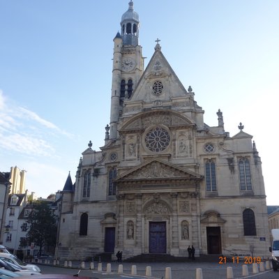 La façade de l’église Saint-Étienne du Mont