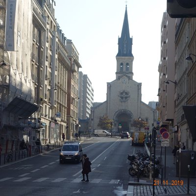 Façade de l’église Notre-Dame de la Gare depuis la rue Jeanne d’Arc