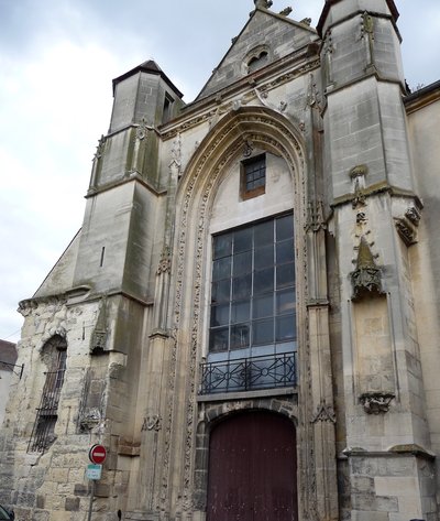 La façade de l’église Saint-Furzy ayant survécu à la démolition à Lagny-sur-Marne