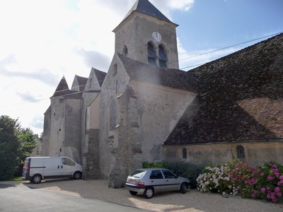 Vue du bas-côté nord de l’église Saint-Authaire