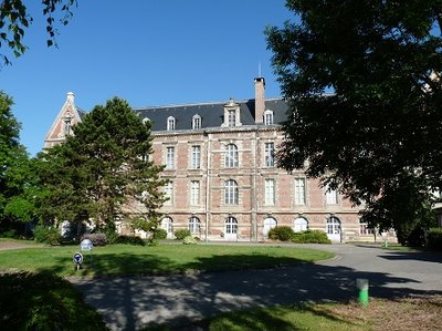 Façade sud de l’Hôtel Dieu à Château-Thierry