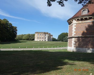 Château de Belbeuf XVIIIe siècle et la tour hexagonale du XVIIe siècle