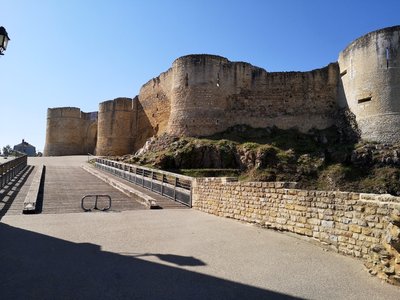 Accès nord du rempart de Falaise