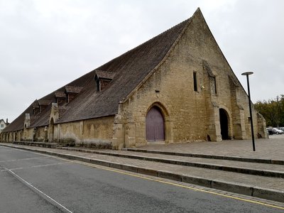 Les Halles médiévales  à Saint-Pierre-sur-Dives