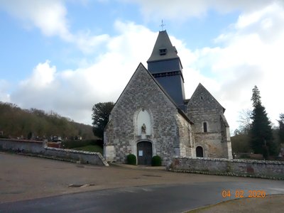 La façade de l’église Saint-Denis à Lyons-la-Forêt