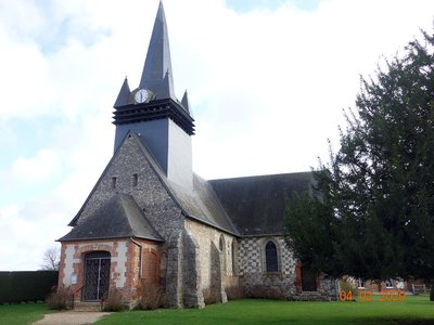 Façade de l’église Saint-Denis de Fleury-la-Forêt