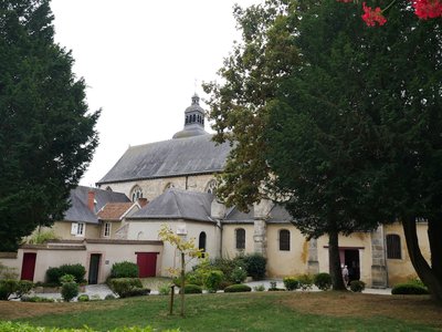 Église abbatiale Saint-Pierre, devenue église paroissiale Saint-Sindulphe