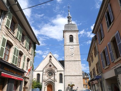 Façade de l’église Saint-Léger à Delle