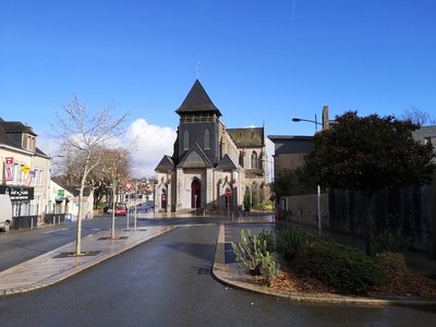 Église Saint-Georges à Villaines-la-Juhel