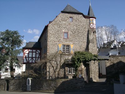 Maison du château de Heesenburg près de l'église à Bieblich