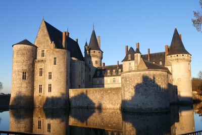 Coucher de soleil sur le château de Sully-sur-Loire