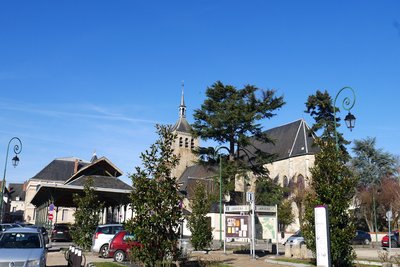 Église Saint-Étienne et halle de Jargeau