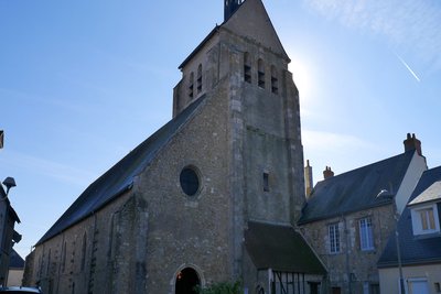 Église Saint-Denis à Saint-Denis-de-L’hôtel