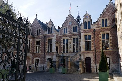 Cour d’honneur de l’Hôtel Grolot