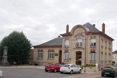 Mairie de Venteuil, ancien château de Venteuil