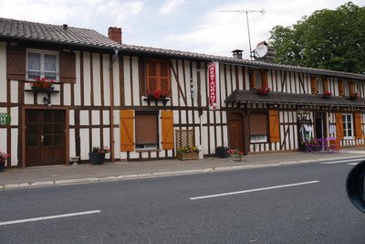 La petite auberge, Hôtel restaurant en pans-de-bois à Chatelraould