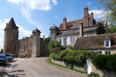 Tour Gaujard (XVe siècle) et la Petite Porte d’Avallon