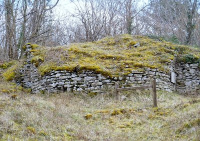 Ruine d’une tour du camp romain de Cora