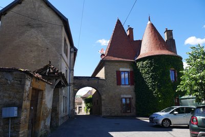 Porte médiévale du Vieux Moulin