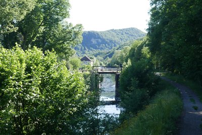 Écluse du canal du Rhône au Rhin à Baume-les-Dames