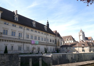 Façade de l’Hôtel-Dieu à Dole (XVIIe siècle)