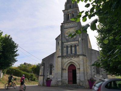 Façade de l’église Saint-Bienheuré à Candé-sur-Beuvron