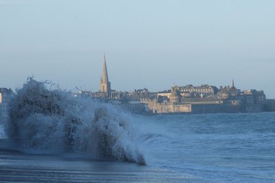 Digue du Sillon sous la tempête