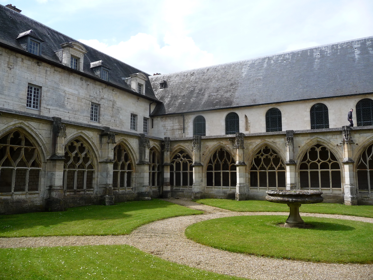 Cloître de l’abbaye Saint-Wandrille