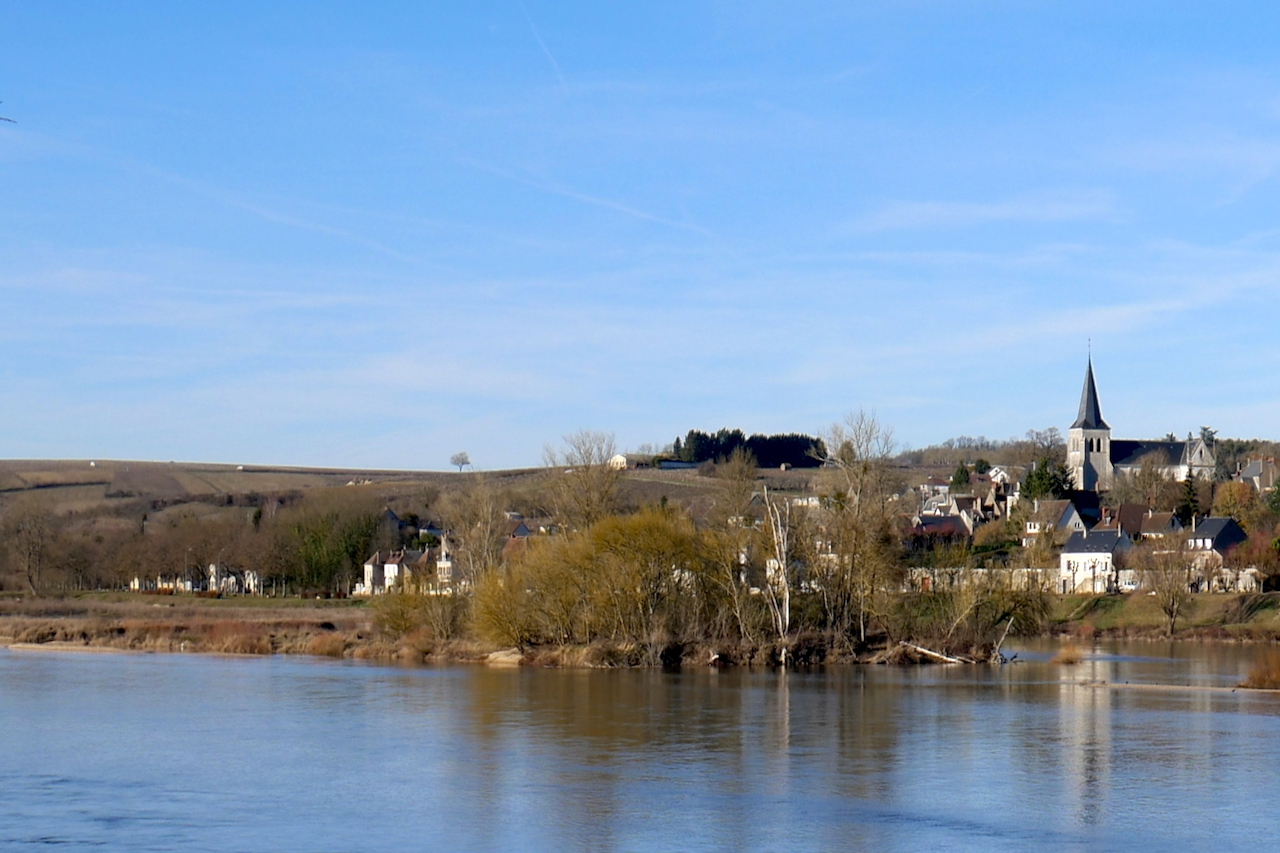 Pouilly-sur-Loire avec ses vignes de Pouilly-Fumé