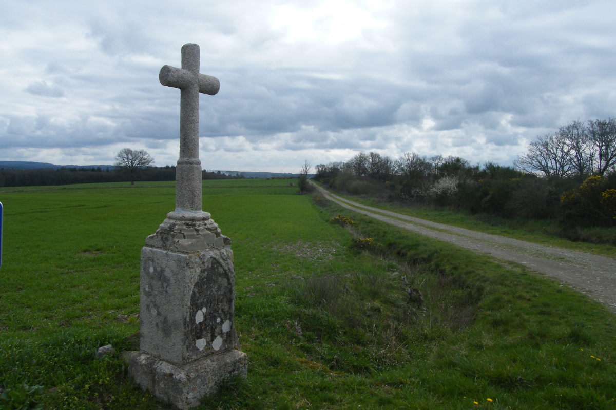 Croix de chemin près de Loyat