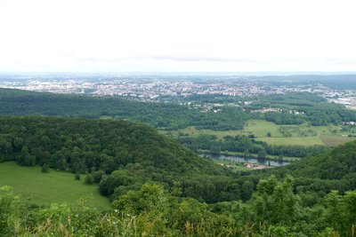 Vue panoramique de Besançon depuis Notre-Dame de la Libération