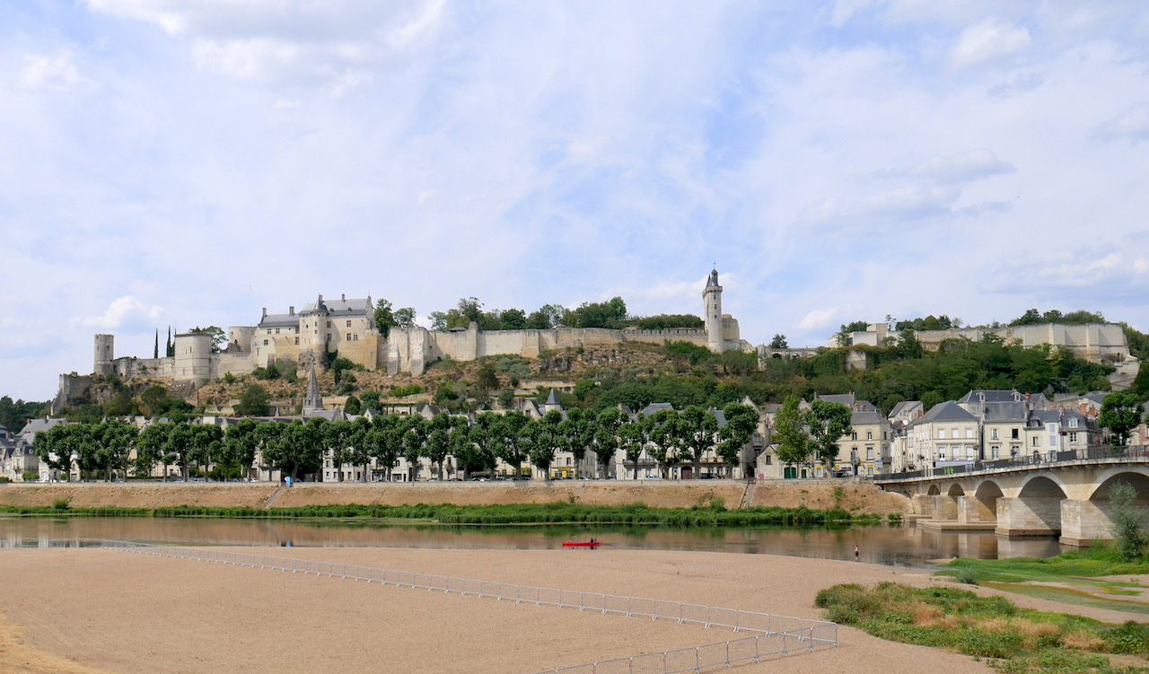 Vue générale de Chinon